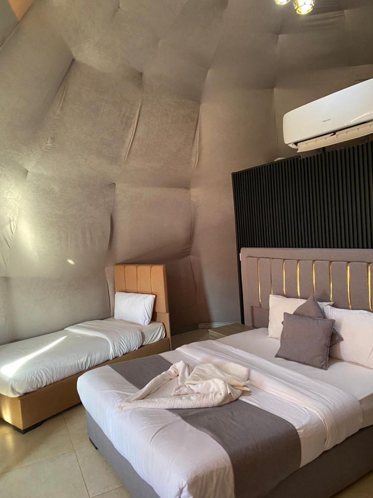 营地 Golden Stars Luxury Camp Wadi Ad Disah